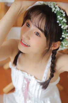 女生内裤有白色黏黏的是什么